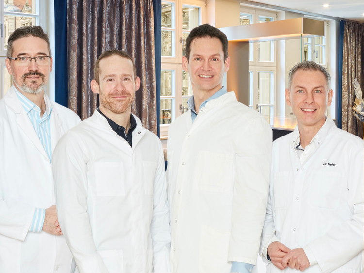 Gruppenfoto, von links nach rechts: Dr. Florek, Dr. Hägele, Dr. Fritzsch und Dr. Hofer